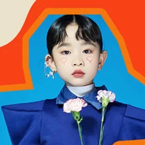 歌手张尹馨的图片