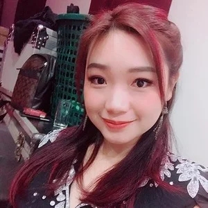 歌手罗翎允的图片