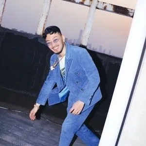 歌手SmilingDragon韩笑的图片