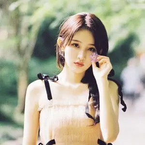 歌手SNH48周诗雨的图片