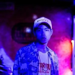 歌手小神仙Boogie的图片