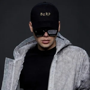 歌手Bizarrap的图片