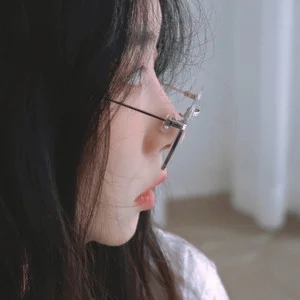 歌手王政灵的图片