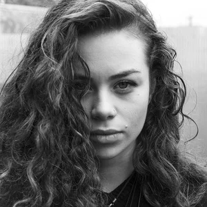 歌手Tash Sultana的图片