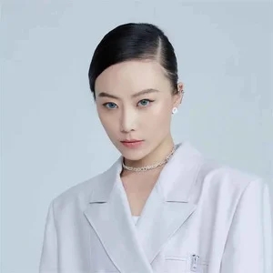 歌手佳歆的图片