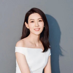 歌手巧筠的图片