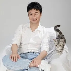 歌手李砚的图片
