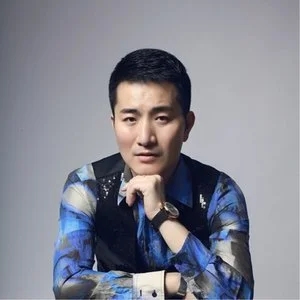 歌手谢龙的图片