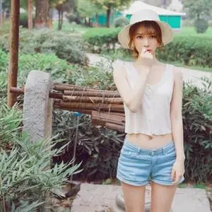 歌手泡芙酱的图片