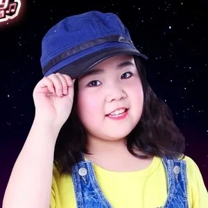 歌手楚云朵的图片