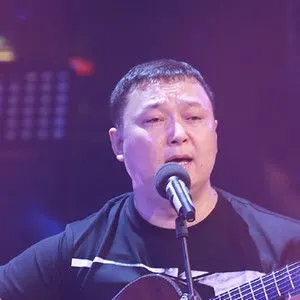 歌手高莎尔·马迪亚尔的图片