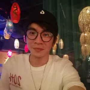 歌手林伟森的图片