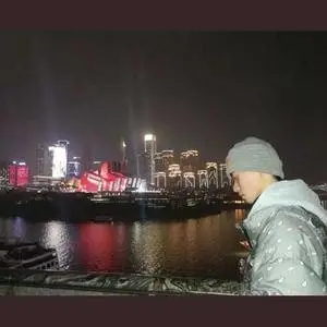 歌手Pslow的图片