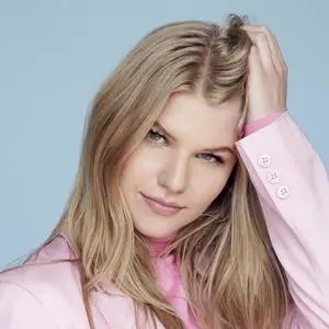 歌手Brynn Elliott的图片