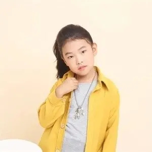 歌手张馨冉的图片