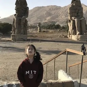 歌手梁诗焓的图片