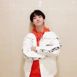 歌手战学文的图片