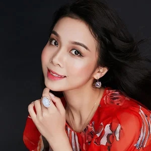 歌手林颖施的图片