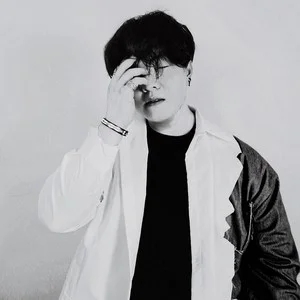 歌手张俊波的图片