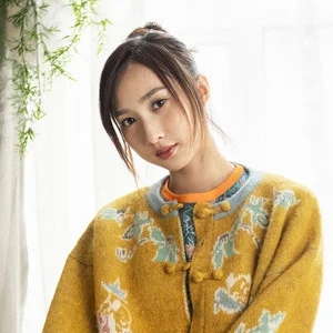 歌手钟柔美的图片