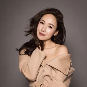歌手李施嬅的图片