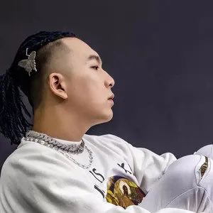 歌手TozziyTheHellBoy的图片