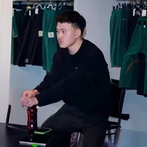 歌手Surfosho的图片