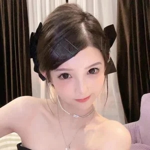 歌手灵儿不灵了的图片