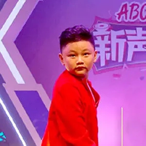 歌手王梓涵的图片