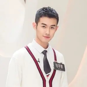 歌手陆宇鹏的图片