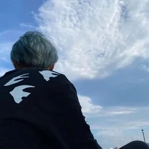 歌手王之睿的图片