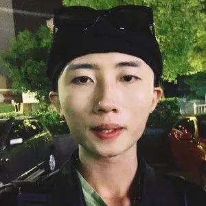 歌手择粒的图片