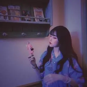 歌手Astera柒七的图片
