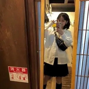 伴奏花的嫁纱的封面