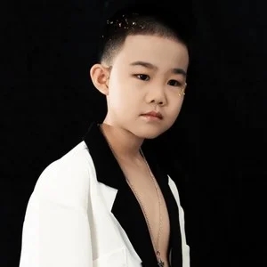伴奏鄂伦春小唱（中国民歌少儿唱·鄂伦春族民歌）的封面