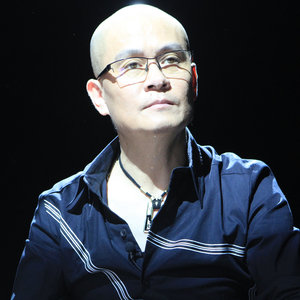 歌手光头李进的图片
