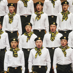 歌手中国武警男声合唱团的图片
