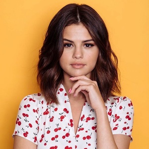 歌手Selena Gomez的图片