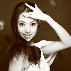 歌手王妮娜的图片