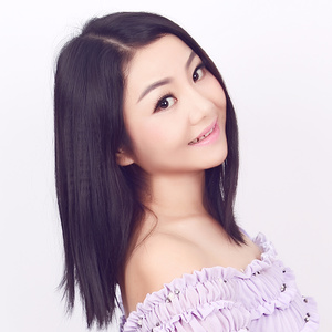 歌手王馨的图片