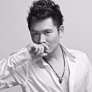 歌手龙泽索南的图片