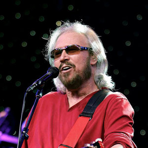 歌手Barry Gibb的图片