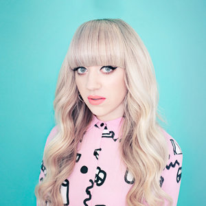 歌手Leah McFall的图片