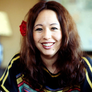 歌手Yvonne Elliman的图片